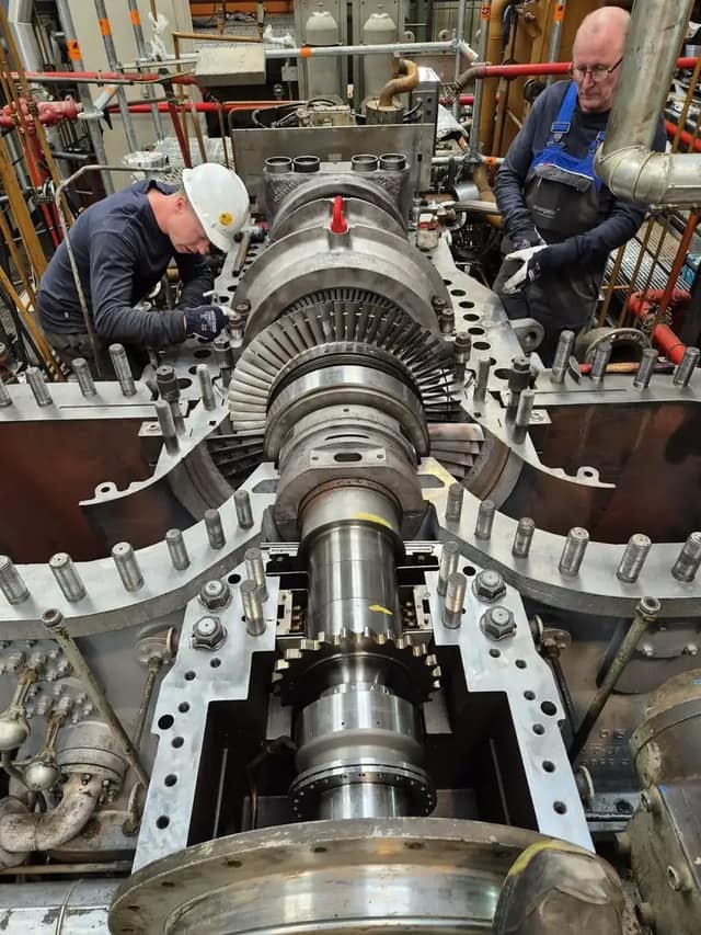 Steam turbine rotor in the Energetic Machinery workshop